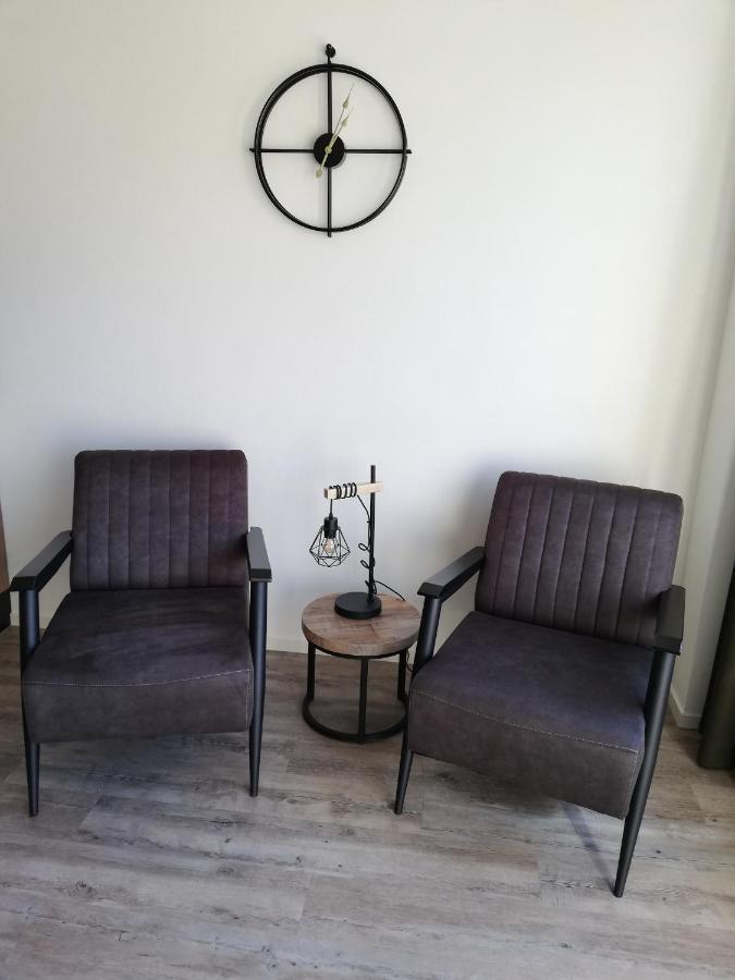 Paardenstal Apartment Холум Екстериор снимка