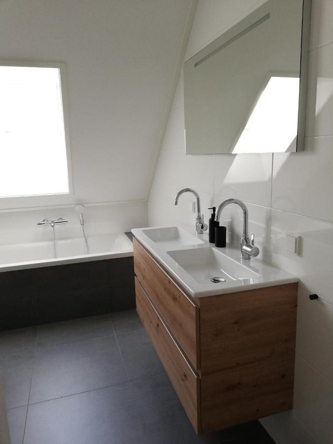 Paardenstal Apartment Холум Екстериор снимка